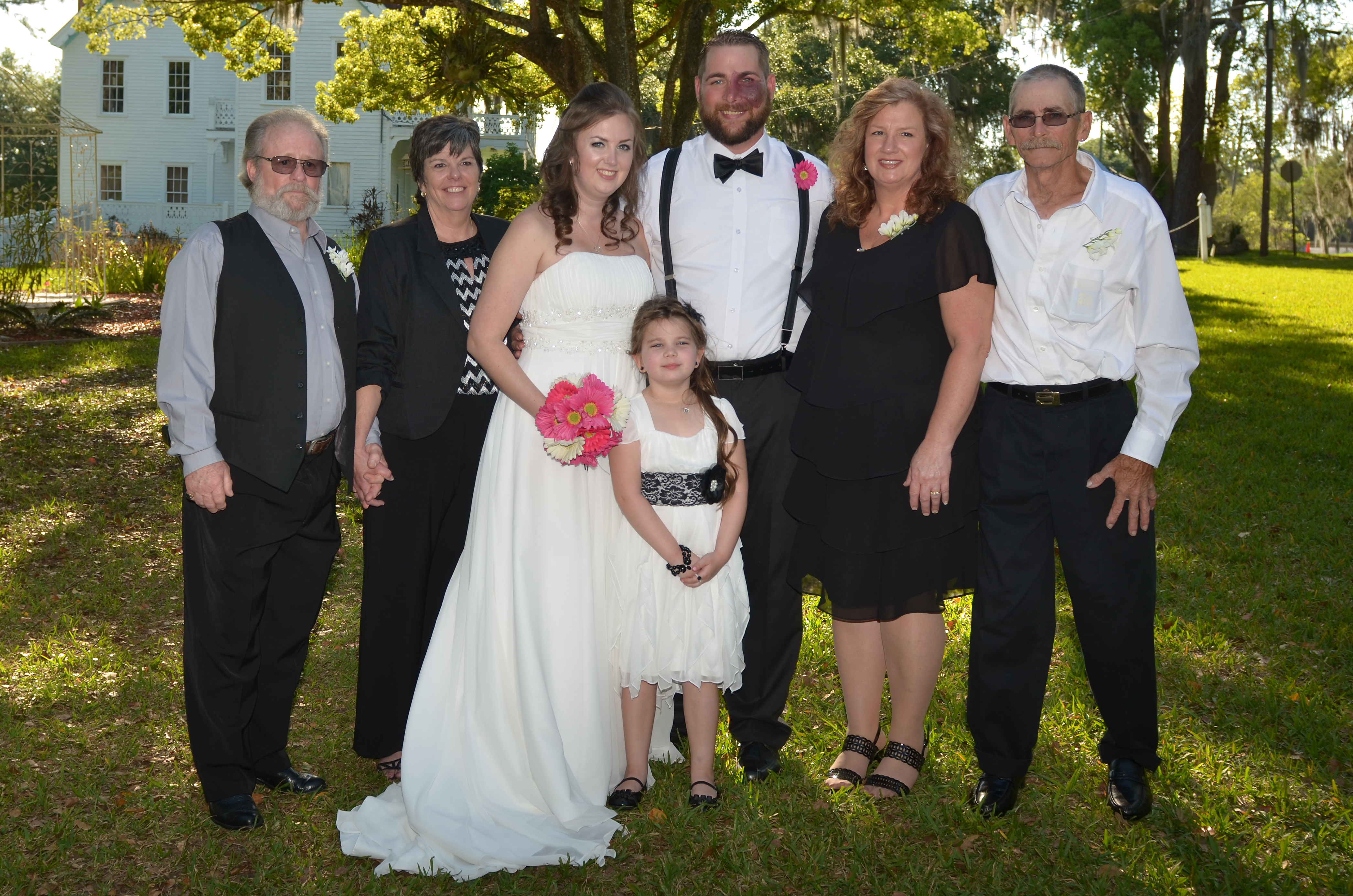 Amanda met her husband Jason in high school. They lost touch while she was in service, but reconnected before leaving the Navy in 2012. They got married in 2015.